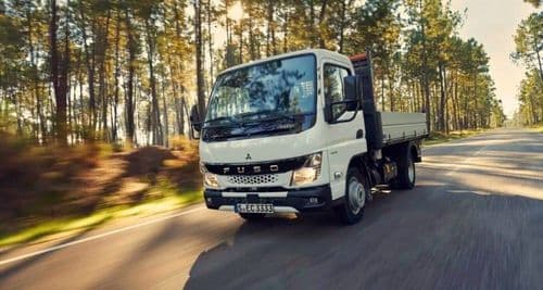 Fuso Canter conduce