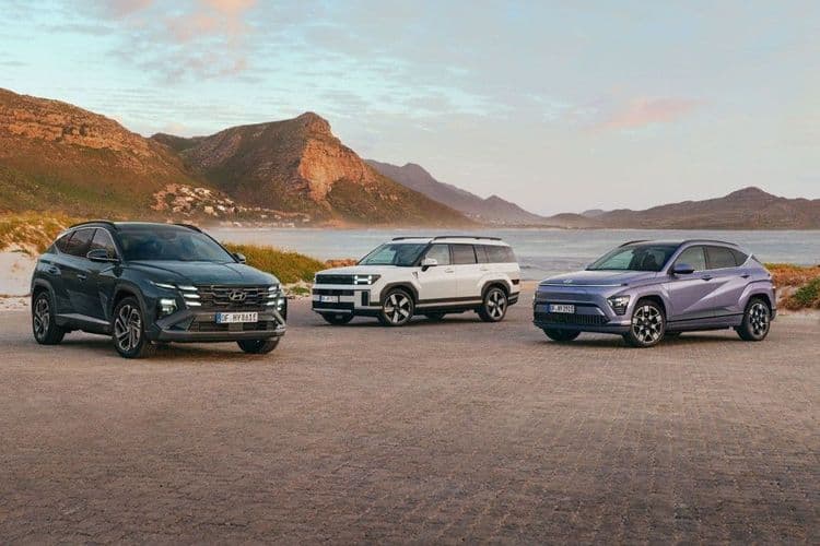 Hyundai TUCSON, Hyundai SANTA FE ve Hyundai KONA yan yana.