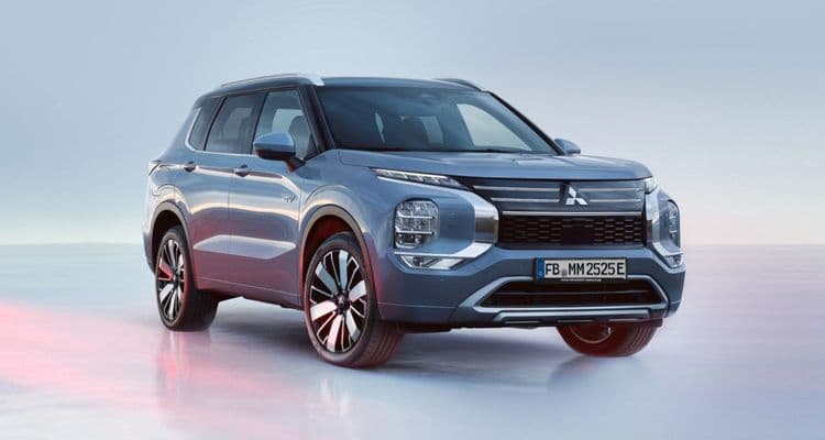 Mitsubishi Outlander in Mondstein-Grau.